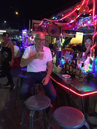 Street Bar